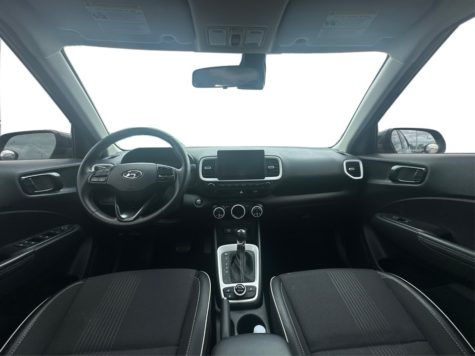 2023 Hyundai Venue Ultimate-17