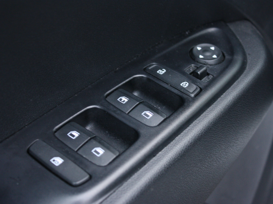 2023 Hyundai Venue Preferred-9