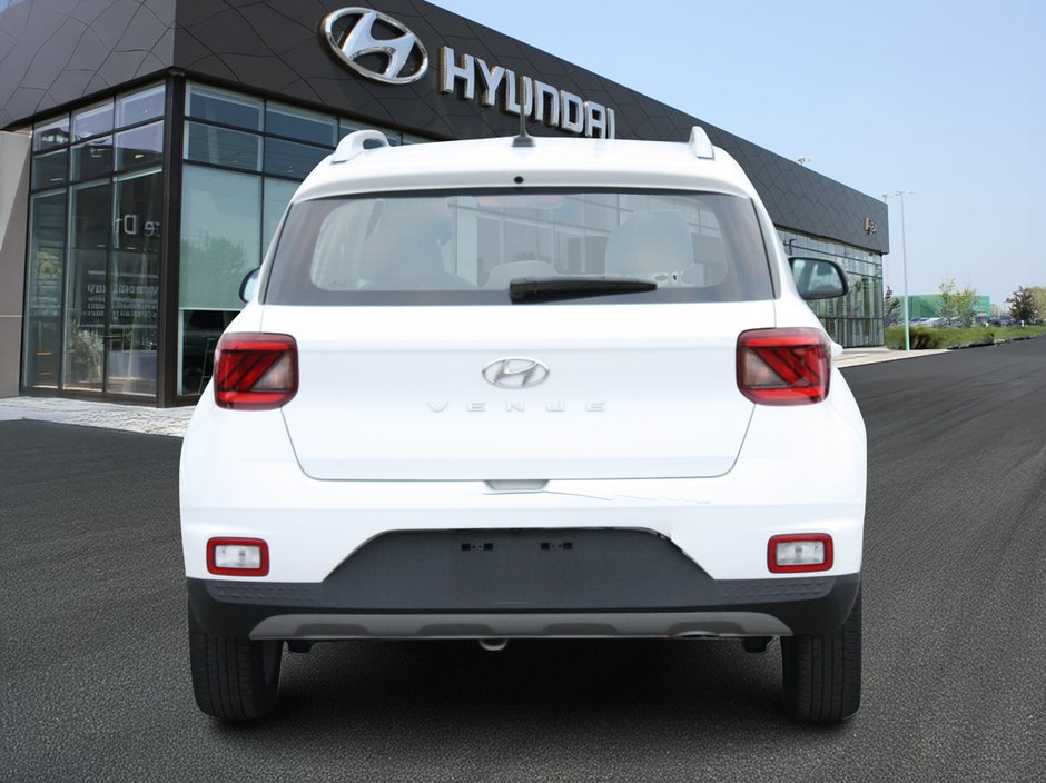 2023 Hyundai Venue Preferred-5