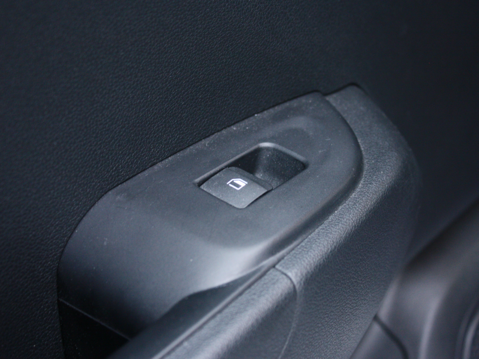 2023 Hyundai Venue Preferred-22