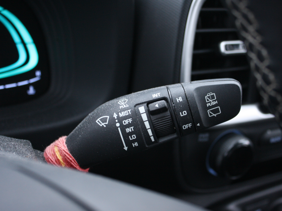 2023 Hyundai Venue Preferred-19