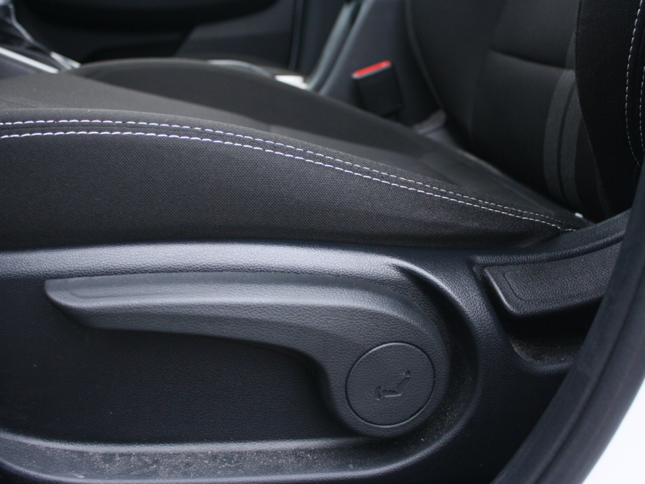 2023 Hyundai Venue Preferred-10