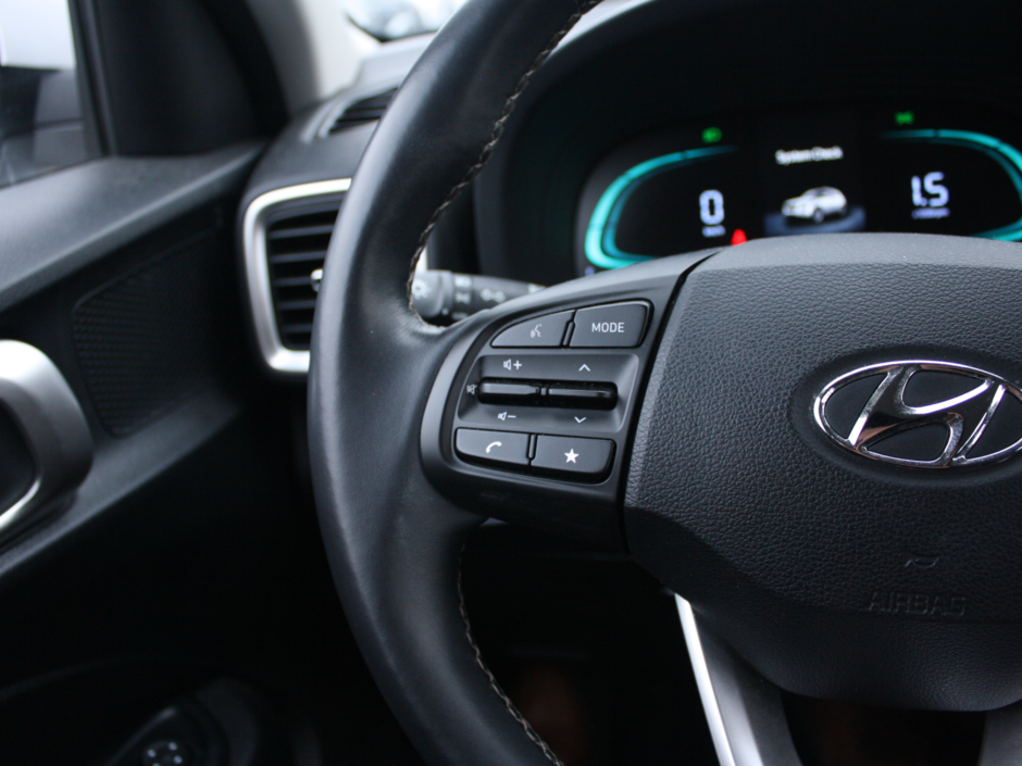 2023 Hyundai Venue Preferred-17