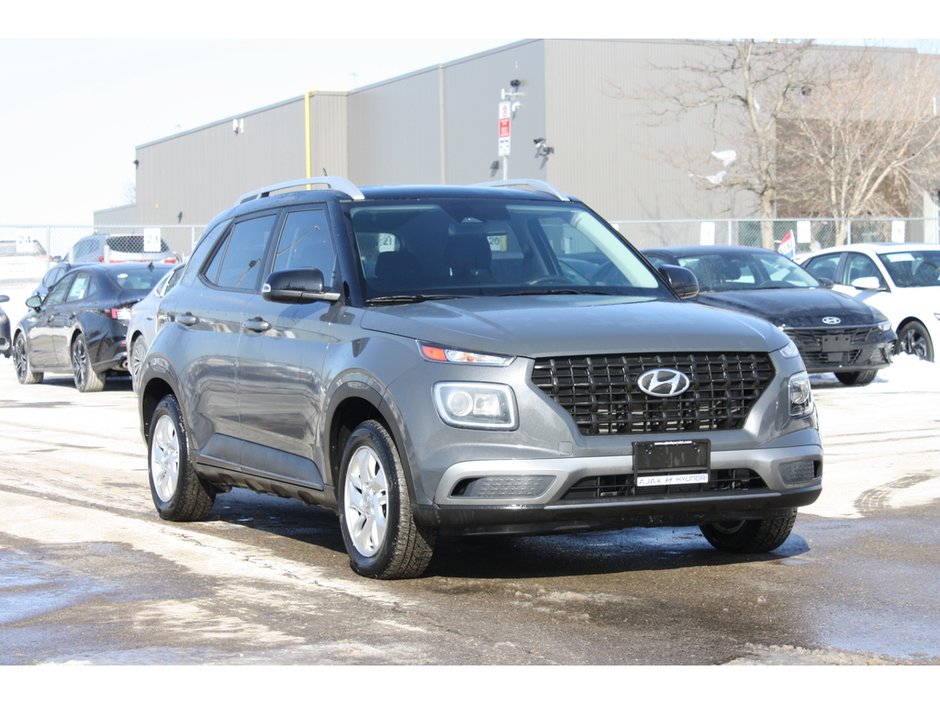 2023 Hyundai Venue Preferred-3