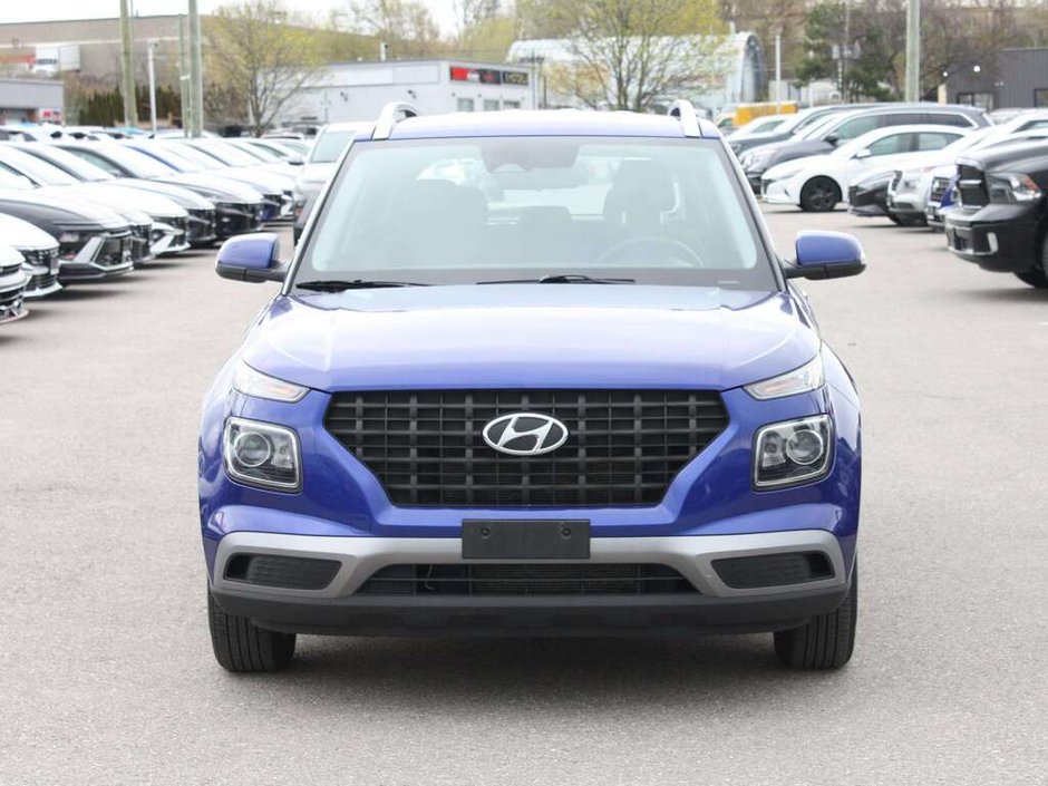 2023 Hyundai Venue Preferred-1