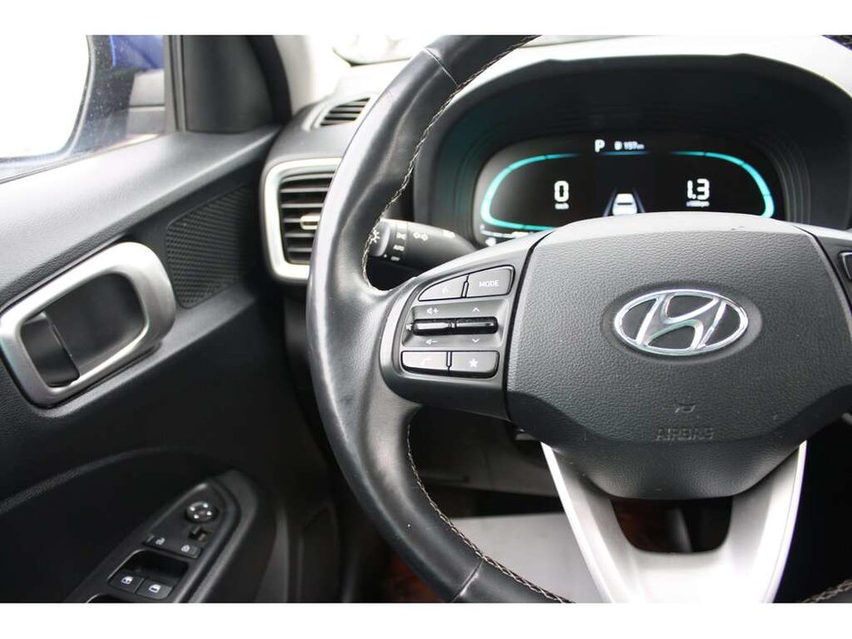 2023 Hyundai Venue Preferred-14