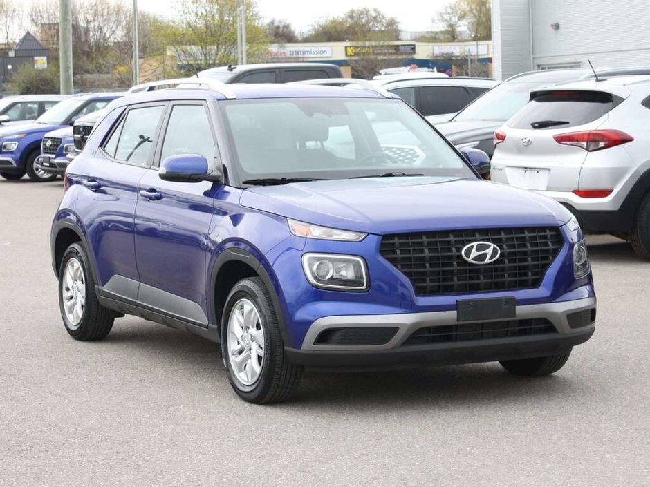 2023 Hyundai Venue Preferred-2