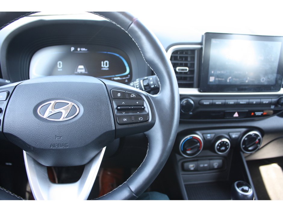 2023 Hyundai Venue Preferred-11