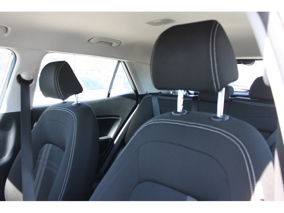2023 Hyundai Venue Preferred-6