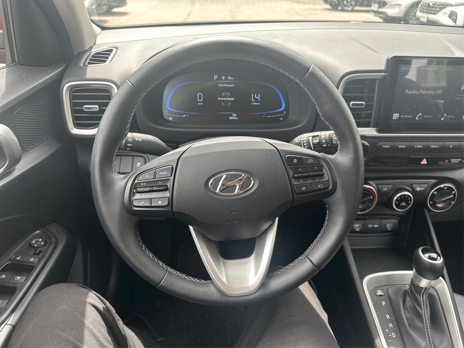 2024 Hyundai Venue Preferred-13