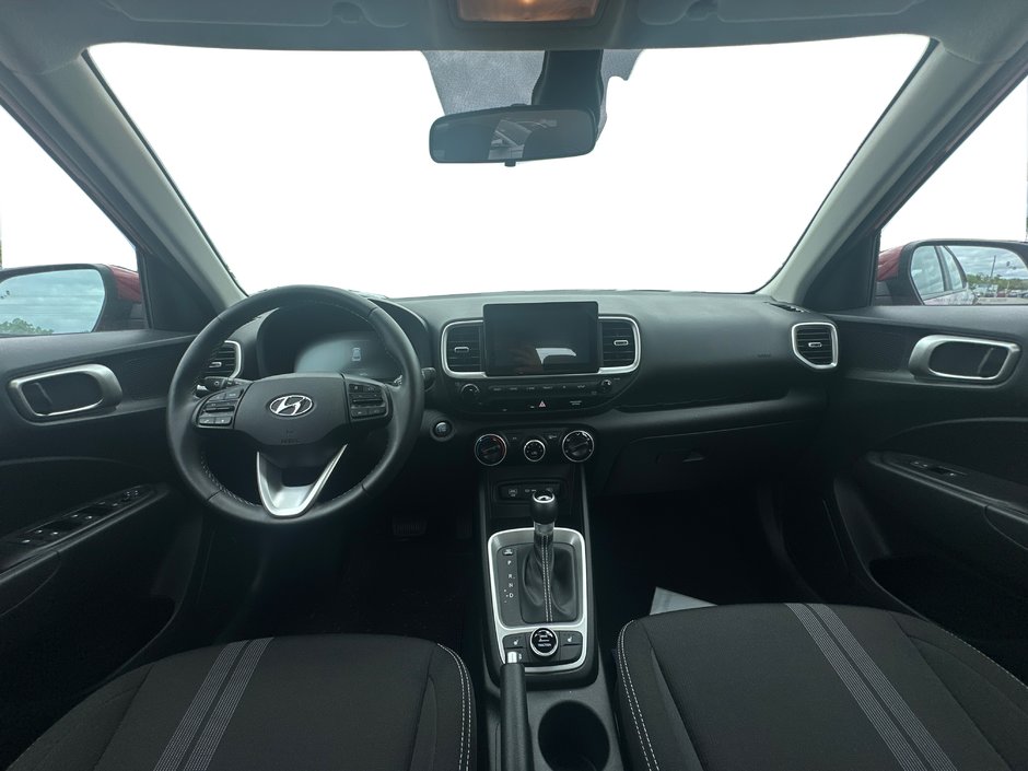 2024 Hyundai Venue Preferred-17