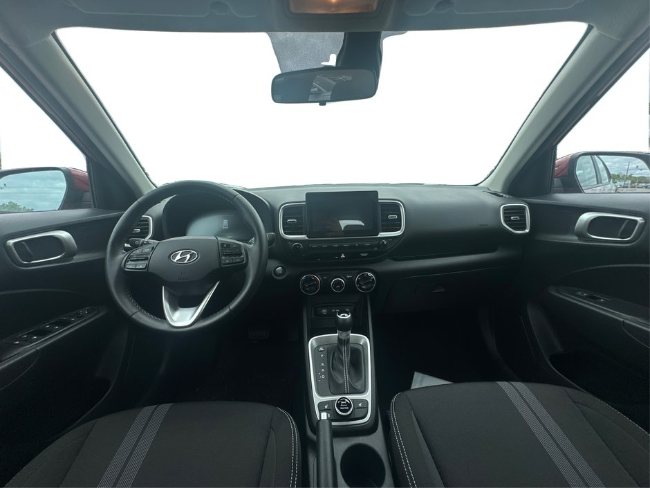 2024 Hyundai Venue Preferred-18