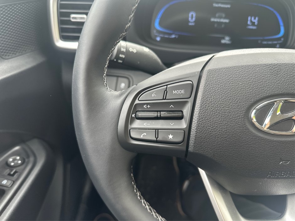 2024 Hyundai Venue Preferred-21
