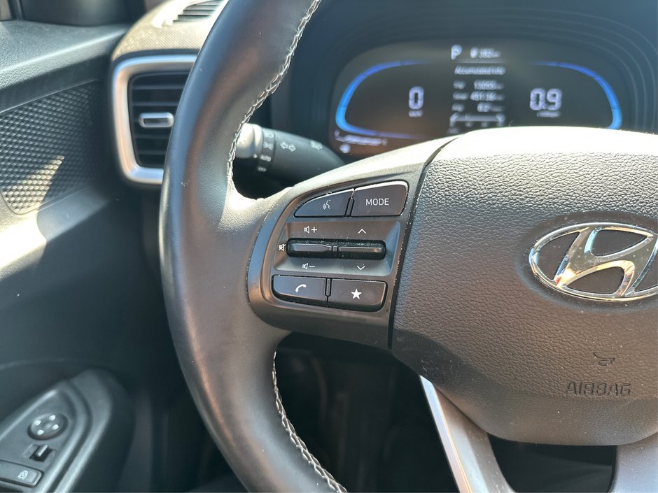 2024 Hyundai Venue Preferred-21