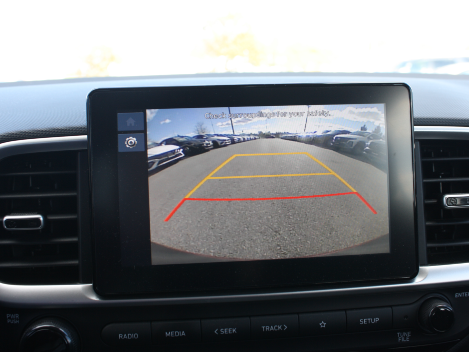 2024 Hyundai Venue Essential-22