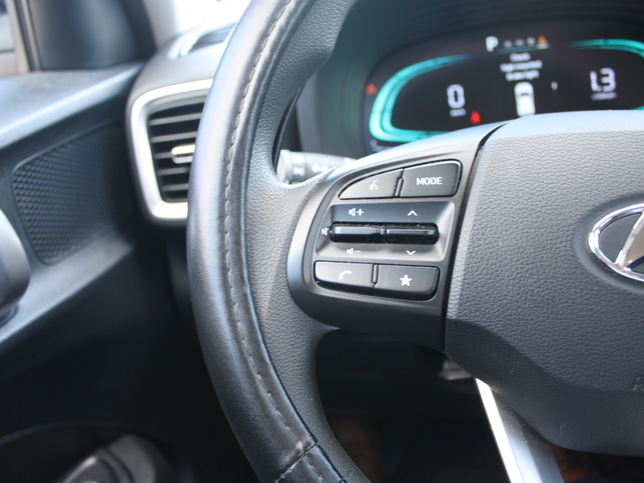 2024 Hyundai Venue Essential-19