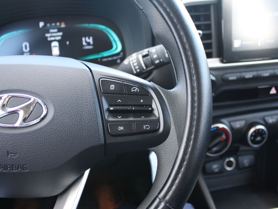 2024 Hyundai Venue Essential-18