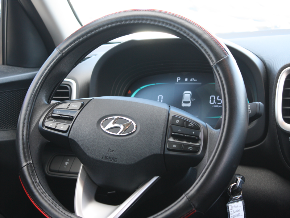 2024 Hyundai Venue Essential-27