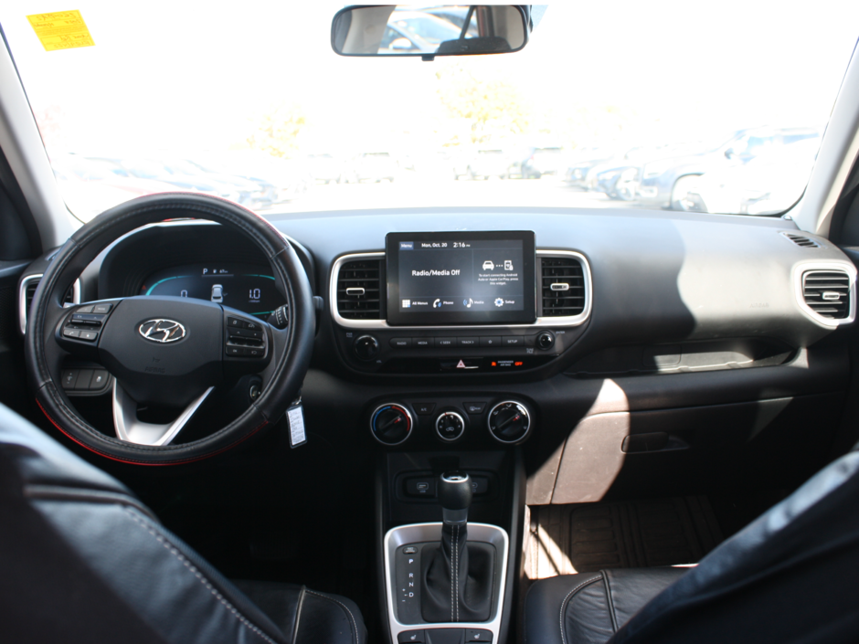 2024 Hyundai Venue Essential-30