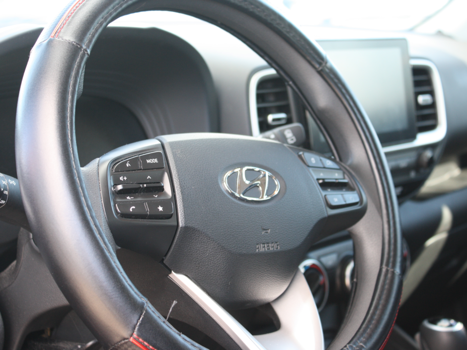 2024 Hyundai Venue Essential-13