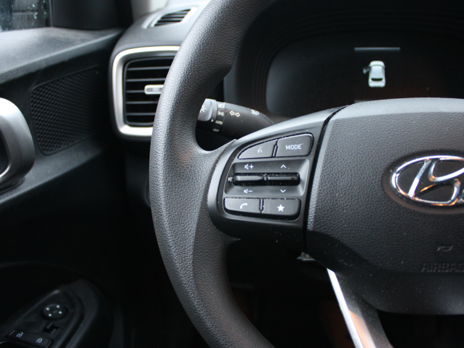 2024 Hyundai Venue Essential-11