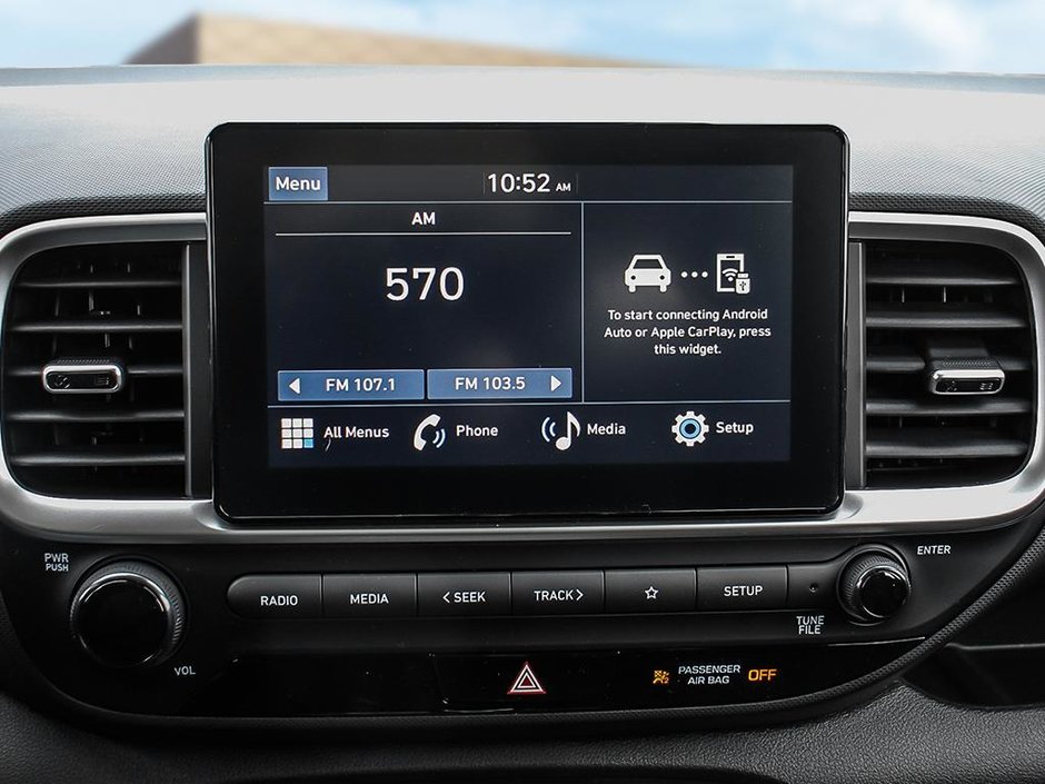 2025 Hyundai Venue Essential Two-tone-17