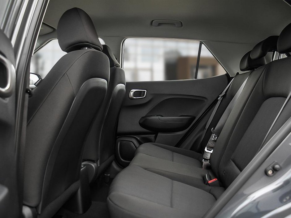 2025 Hyundai Venue Essential Two-tone-20