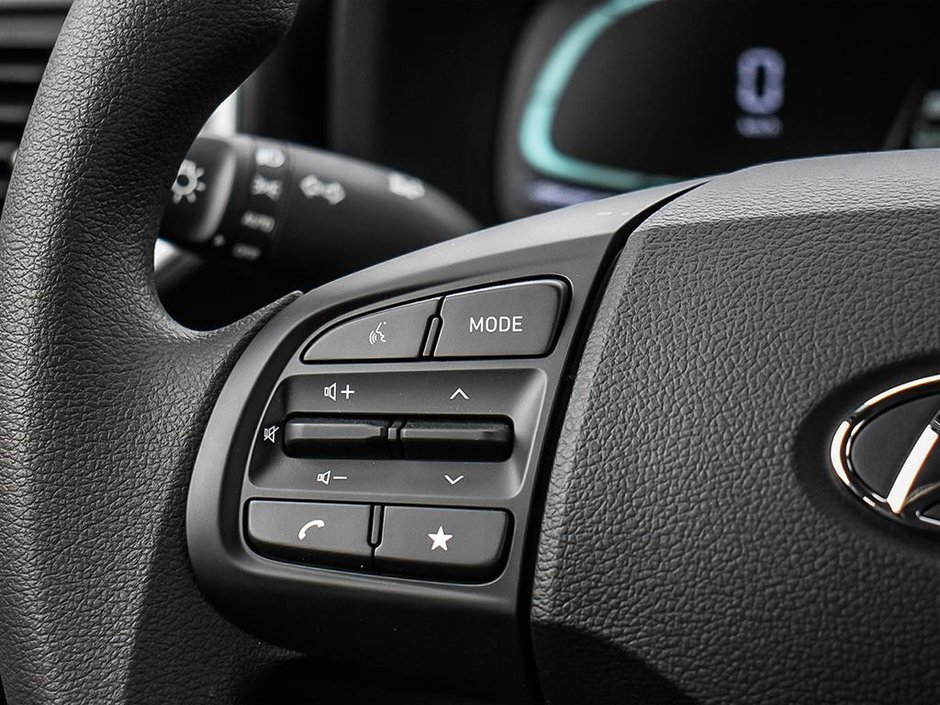 2025 Hyundai Venue Essential Two-tone-14