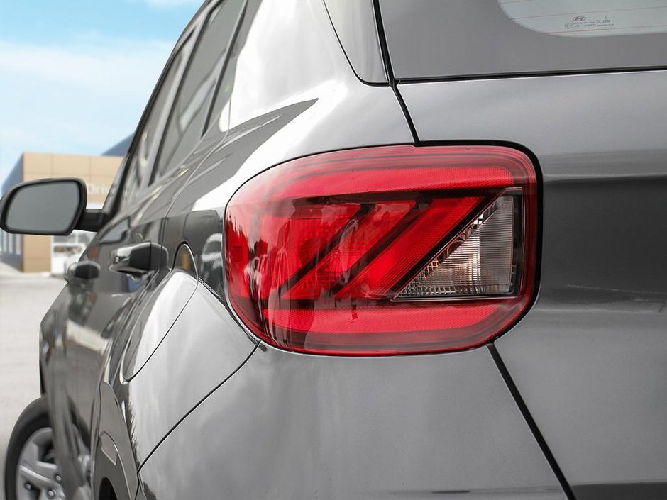 2025 Hyundai Venue Essential Two-tone-10