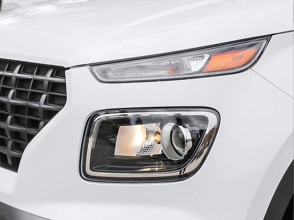 2025 Hyundai Venue Essential-9