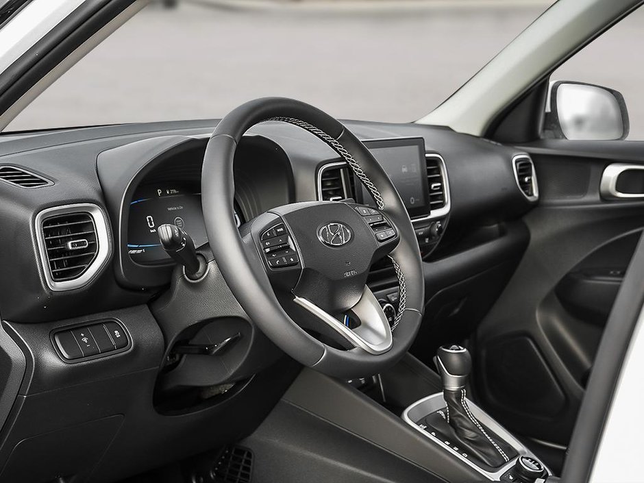 2025 Hyundai Venue Essential-11