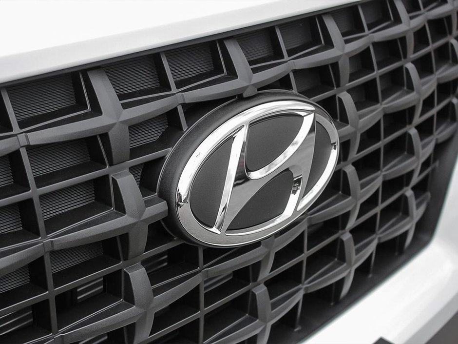2025 Hyundai Venue Essential-8
