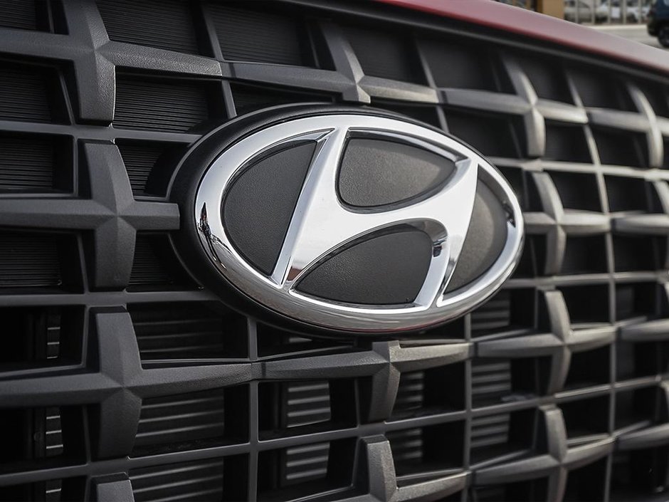 2025 Hyundai Venue Preferred-8