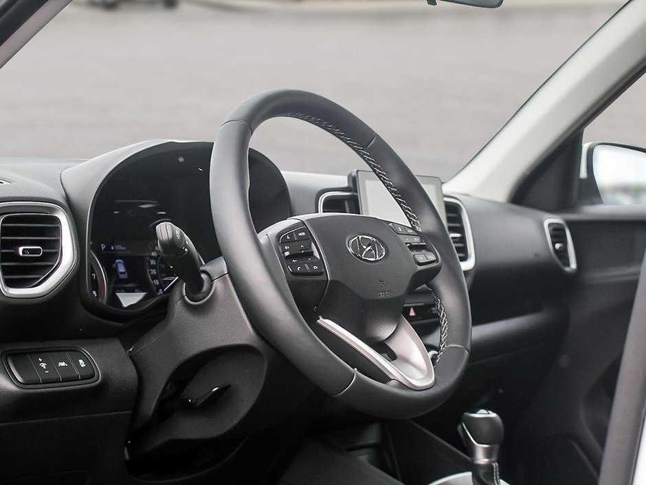 2025 Hyundai Venue Preferred-11