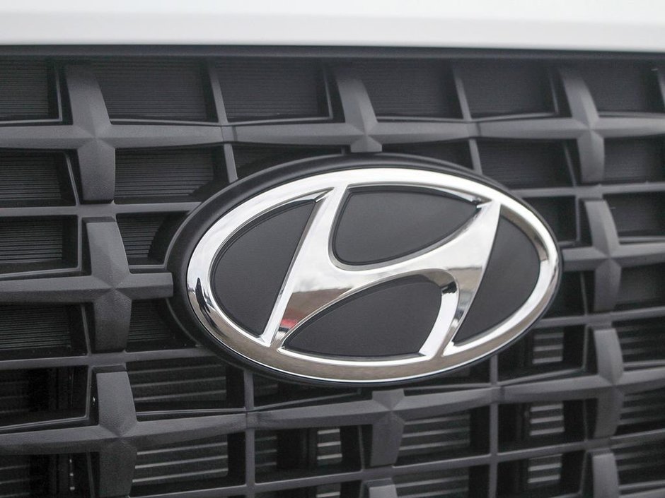 2025 Hyundai Venue Preferred-8
