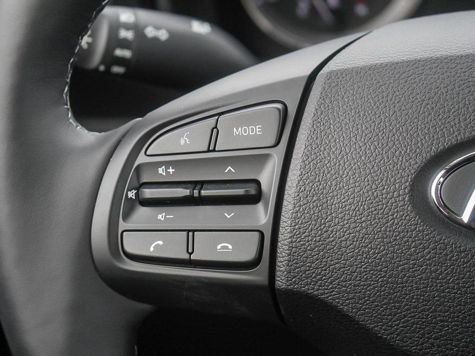 2025 Hyundai VENUE Preferred-12