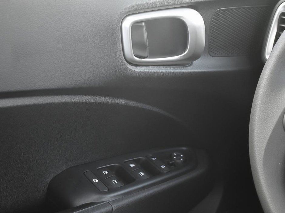 2025 Hyundai Venue Essential Two-tone-13