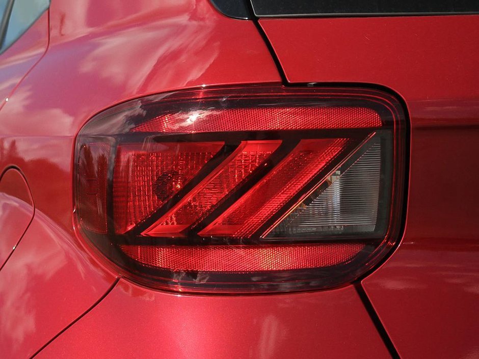 2025 Hyundai Venue Essential Two-tone-10
