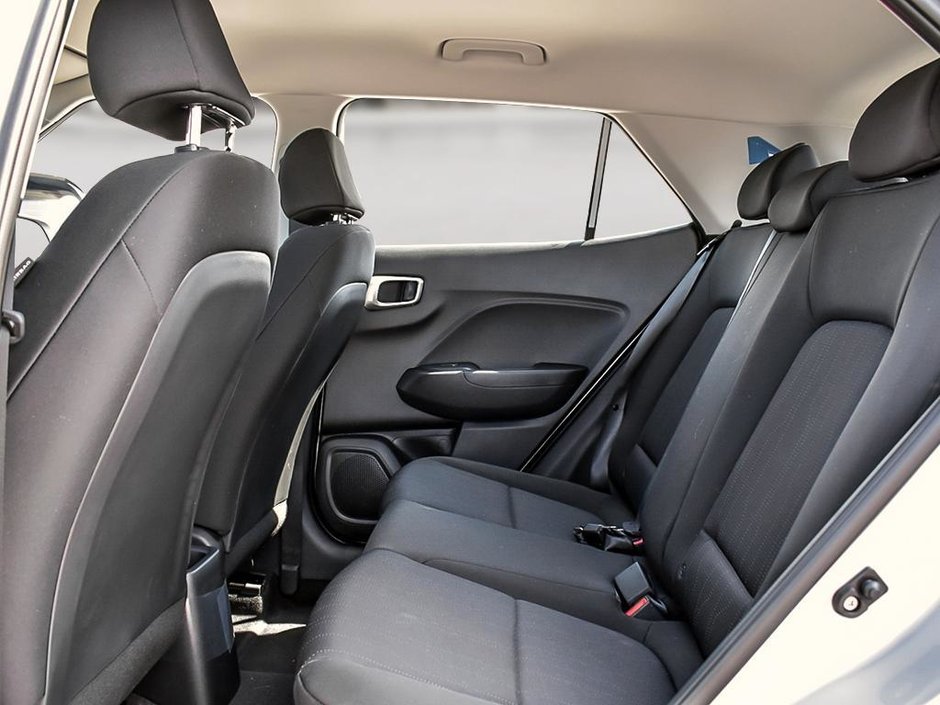 2025 Hyundai Venue Essential-18