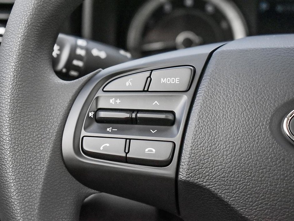 2025 Hyundai Venue Essential-12