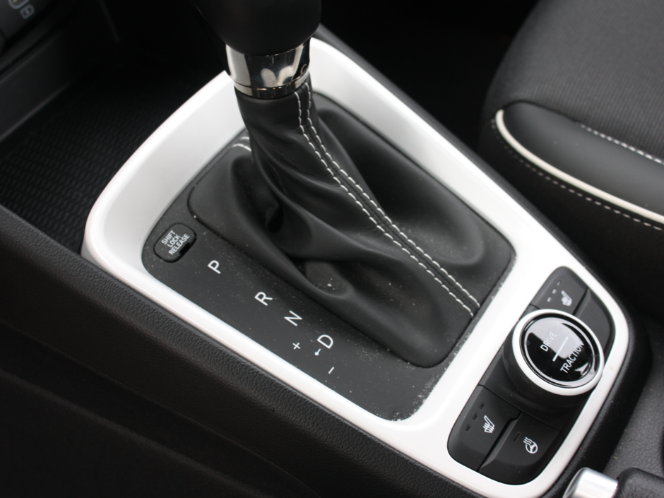 2025 Hyundai VENUE Ultimate - Black interior-10