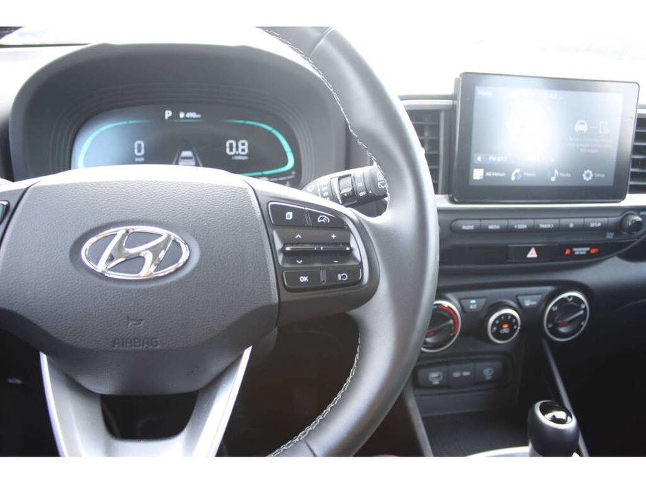2025 Hyundai Venue Preferred-13
