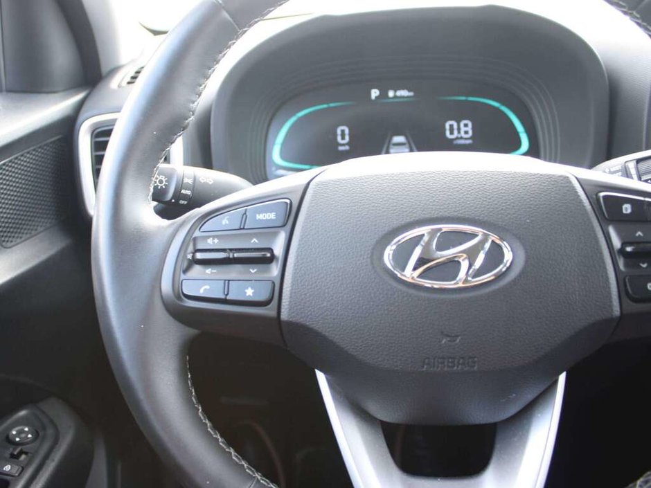 2025 Hyundai Venue Preferred-14