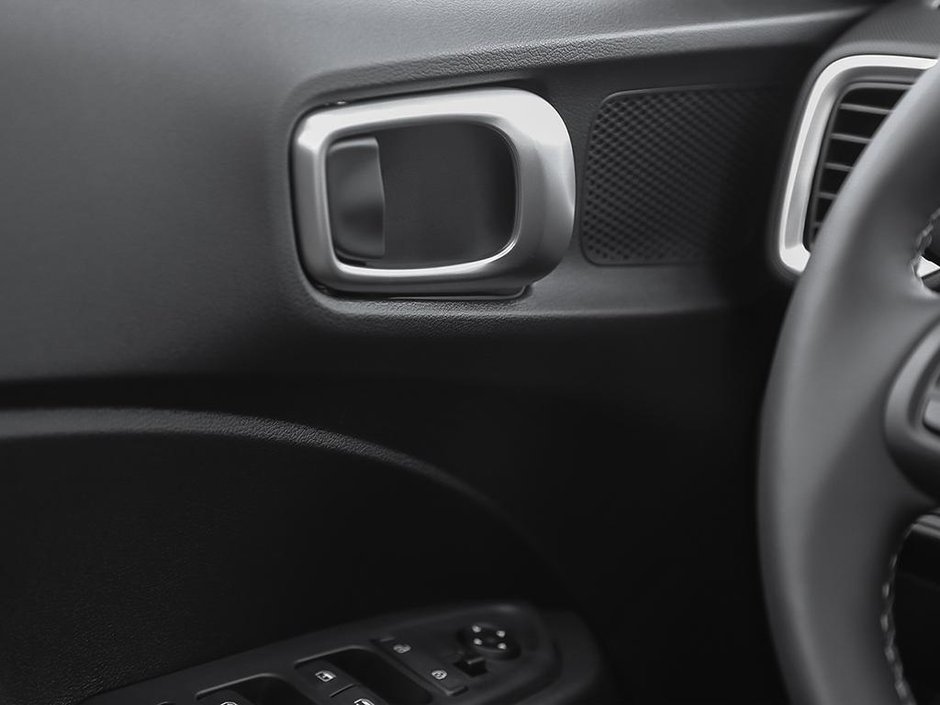 2026 Hyundai VENUE Preferred Two-tone-14