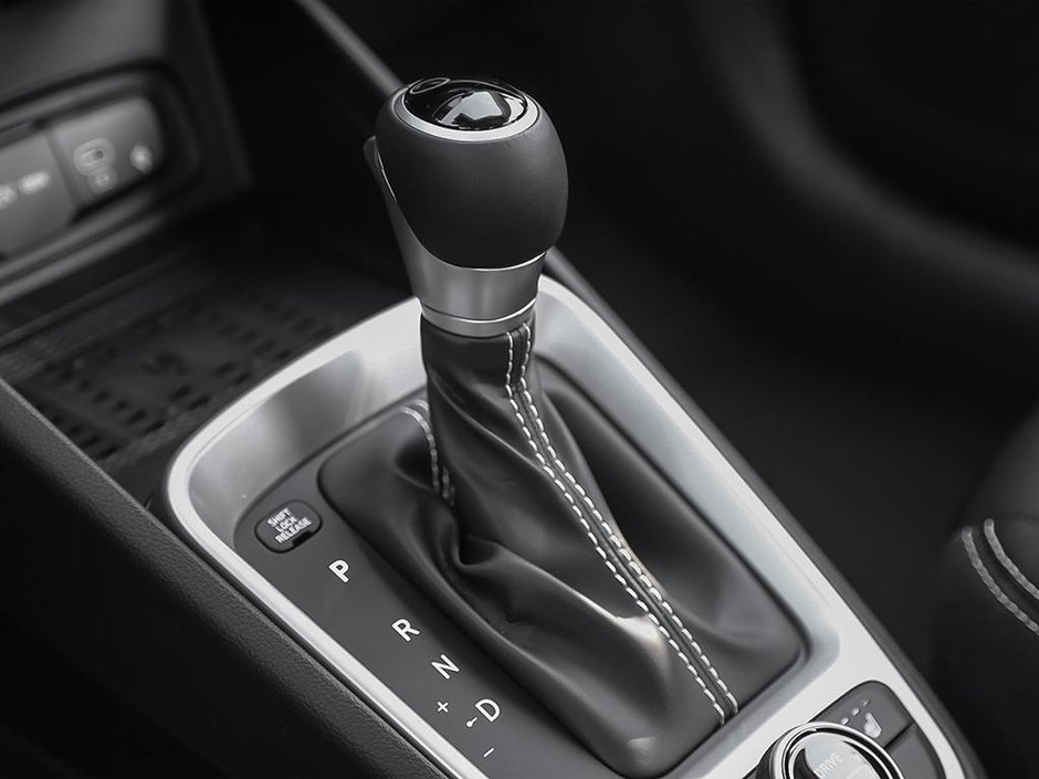 2026 Hyundai VENUE Preferred-16