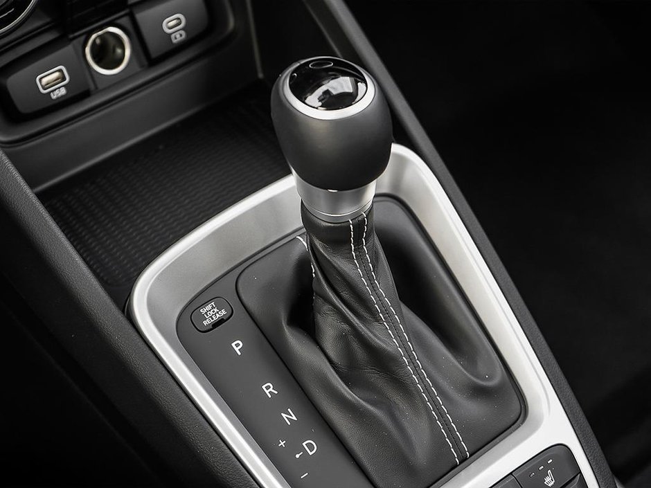 2026 Hyundai Venue Essential-16