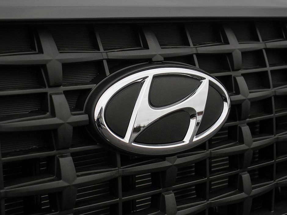 2026 Hyundai Venue Essential-8