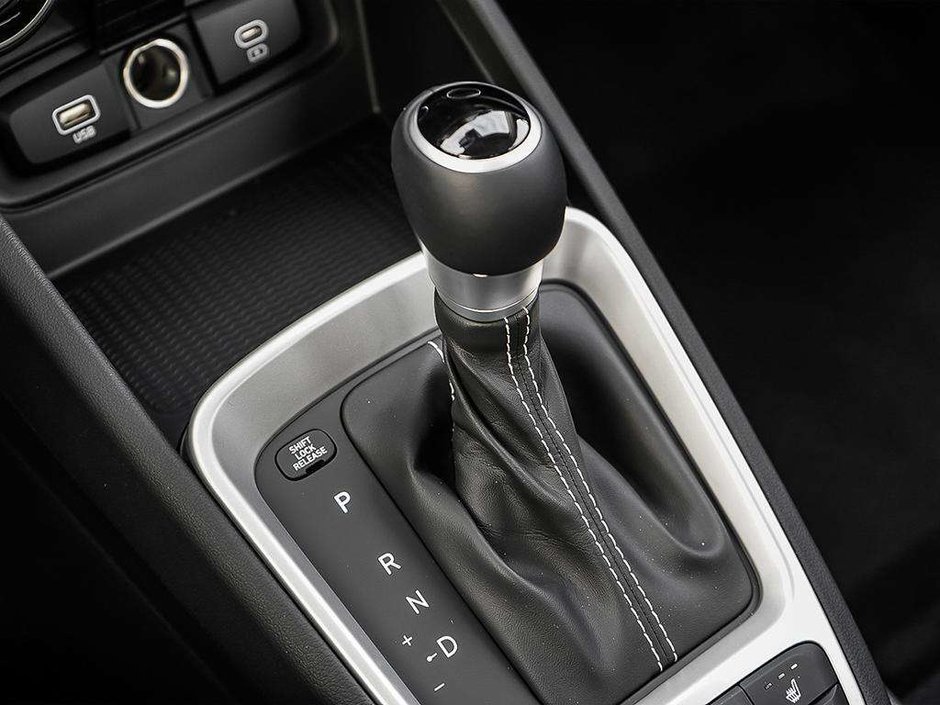 2026 Hyundai Venue Essential-16
