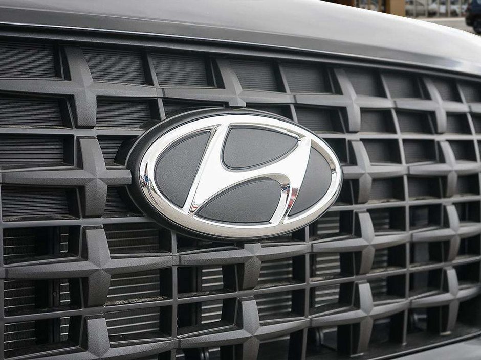 2026 Hyundai Venue Essential-8