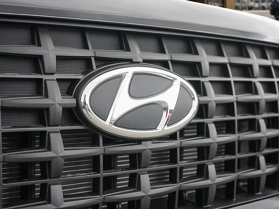 2026 Hyundai Venue Essential-8